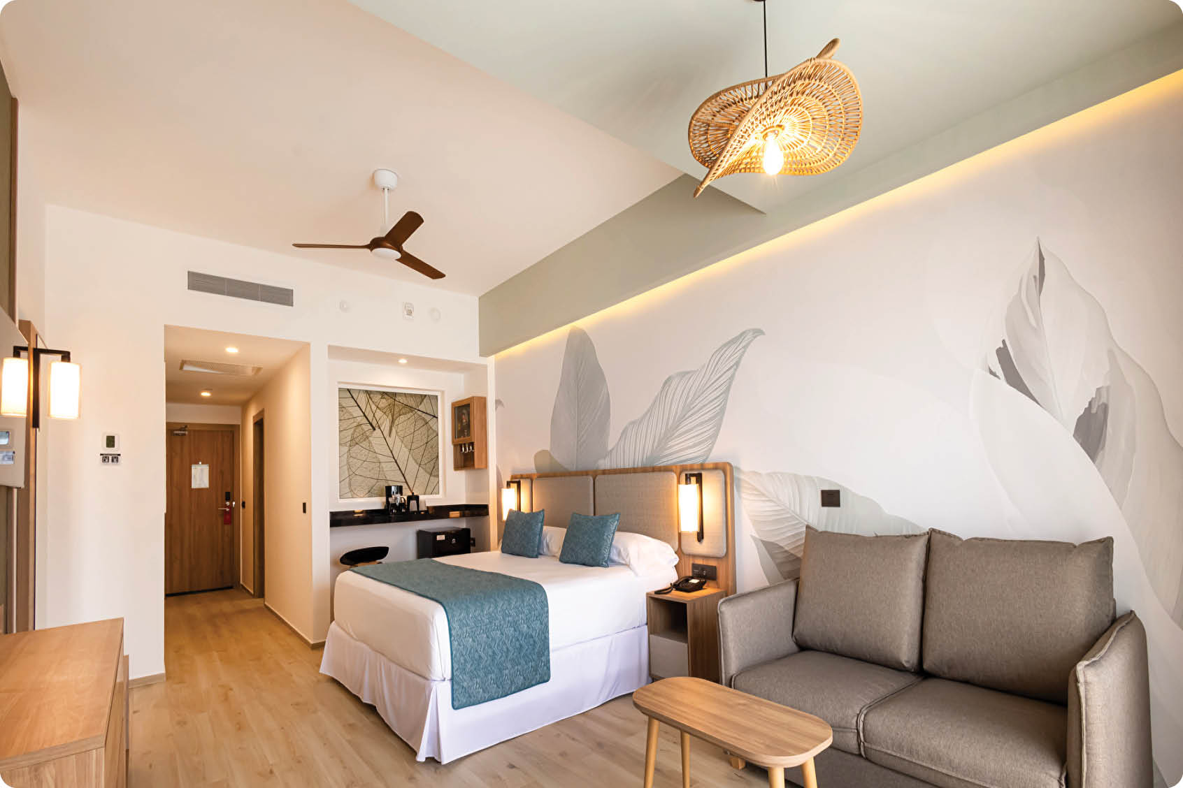 SWIMUP DOUBLE ROOM OCEAN FRONT